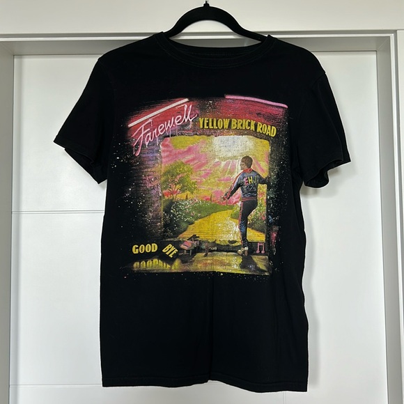 *SOLD* *AUTHENTIC* Elton John 2018 Tour Concert Tee Shirt | Small - Picture 2 of 6